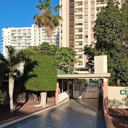 Charming Paradise With Parking شقة *