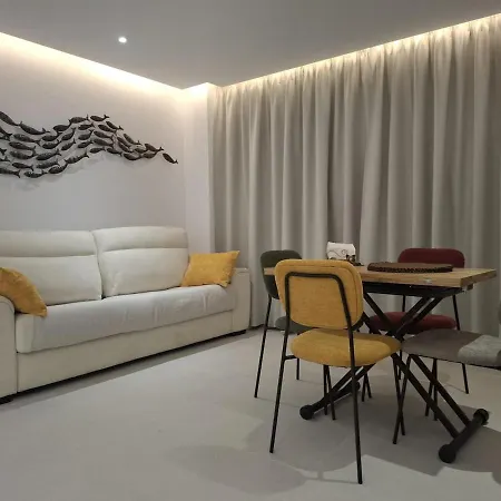 Charming Paradise With Parking Apartmán